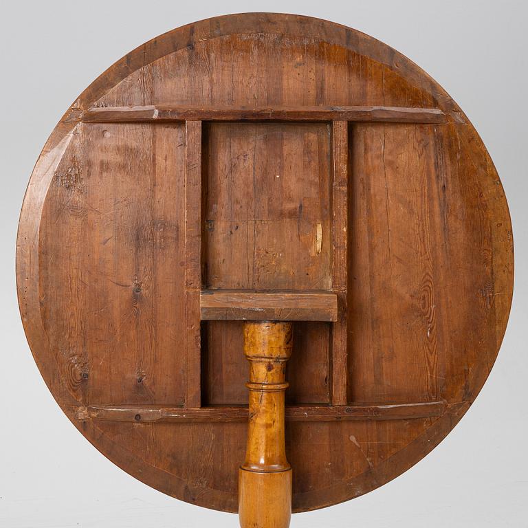 An alder root veneered tilt-table, Sweden, around 1800.