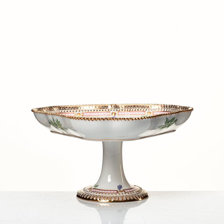 A Royal Copenhagen 'Flora Danica' tazza and serving dish, Denmark, 20th Century.