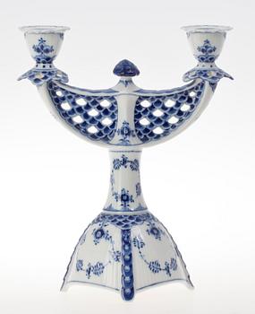 KANDELABER, porslin, "Musselmalet", Royal Copenhagen, 1900-tal.