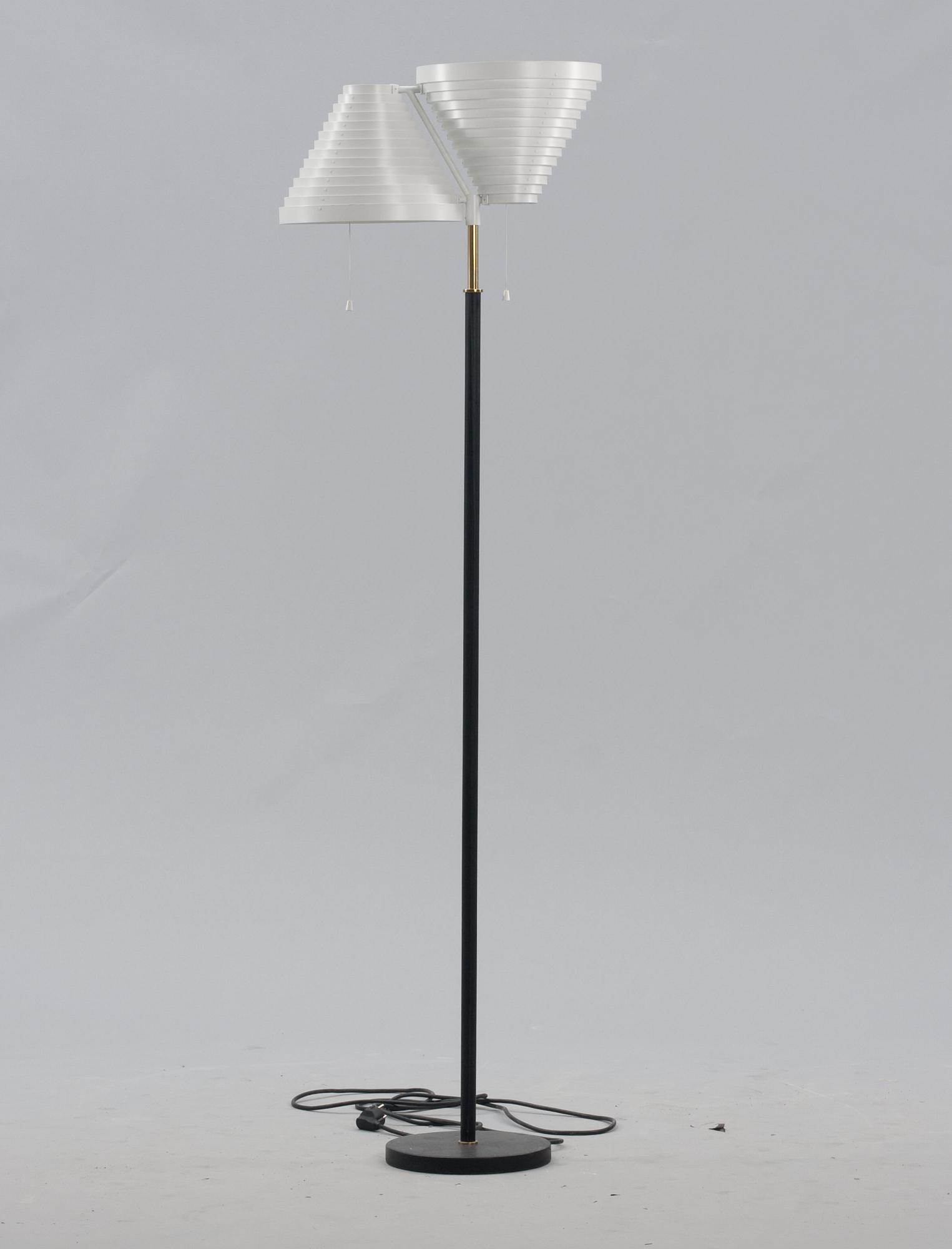 GOLVLAMPA, Alvar Aalto, Artek Finland 1900-talets slut.