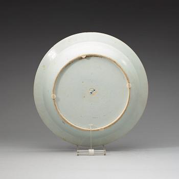 A 'Nanking Cargo' dish, Qing dynasty, Qianlong (1736-95).