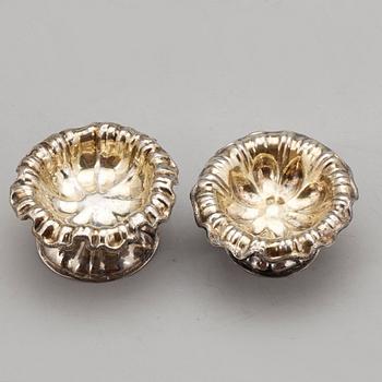 SALTKAR, 2 st, silver, troligen St Petersburg, Ryssland, 1800-tal. Total vikt ca 84 gram.