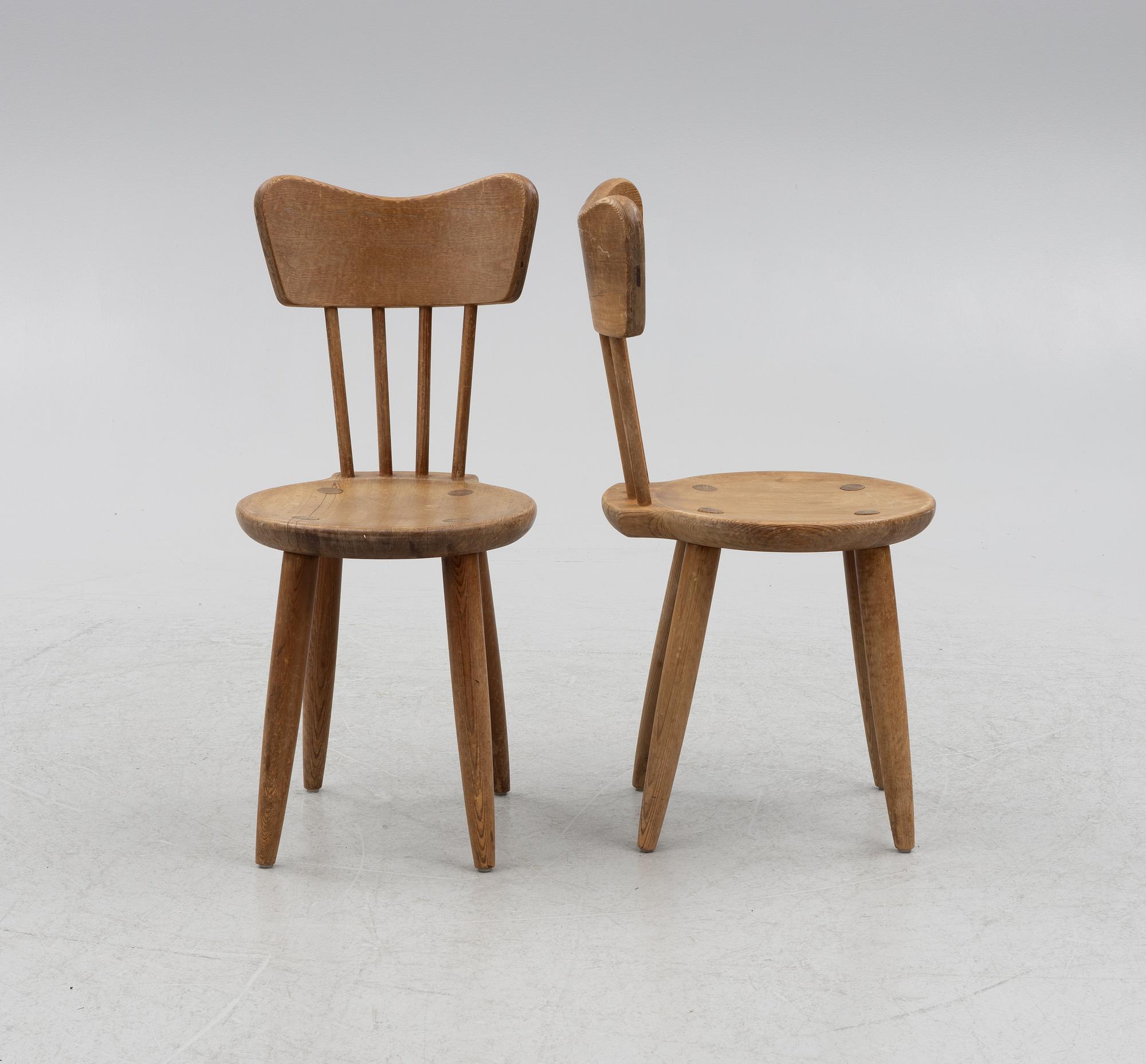 A set of sports cabin model chairs, around the mid-20th century.