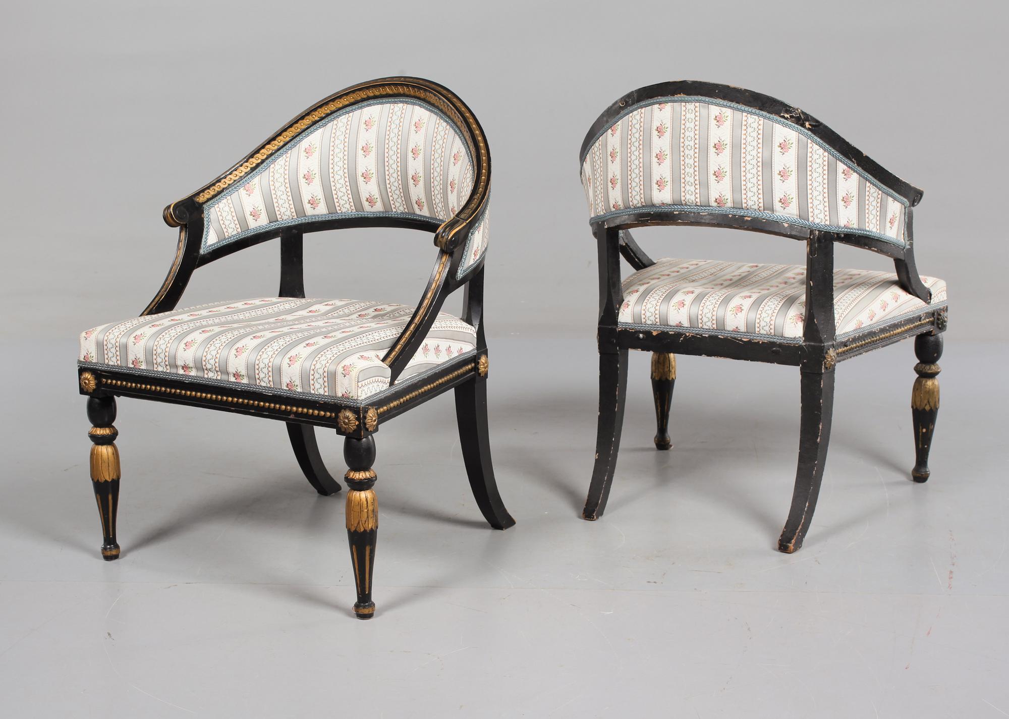 BALJFÅTÖLJER, 2 st, sengustaviansk, 1800-talets första hälft respektive sengustaviansk stil, 1900-tal.