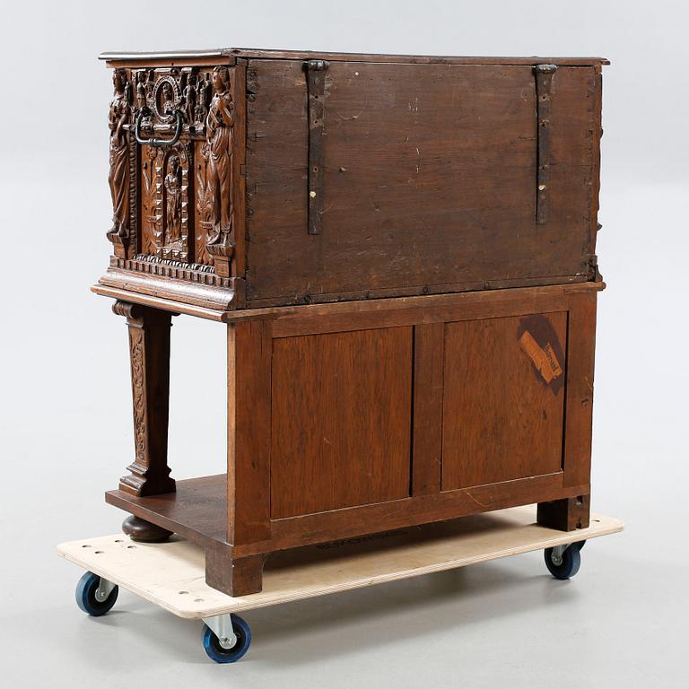 A coffin and a legframe, 18th century respektive 20th century.