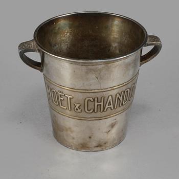 CHAMPAGNEKYLARE, Moët & Chandon, 1900-tal.