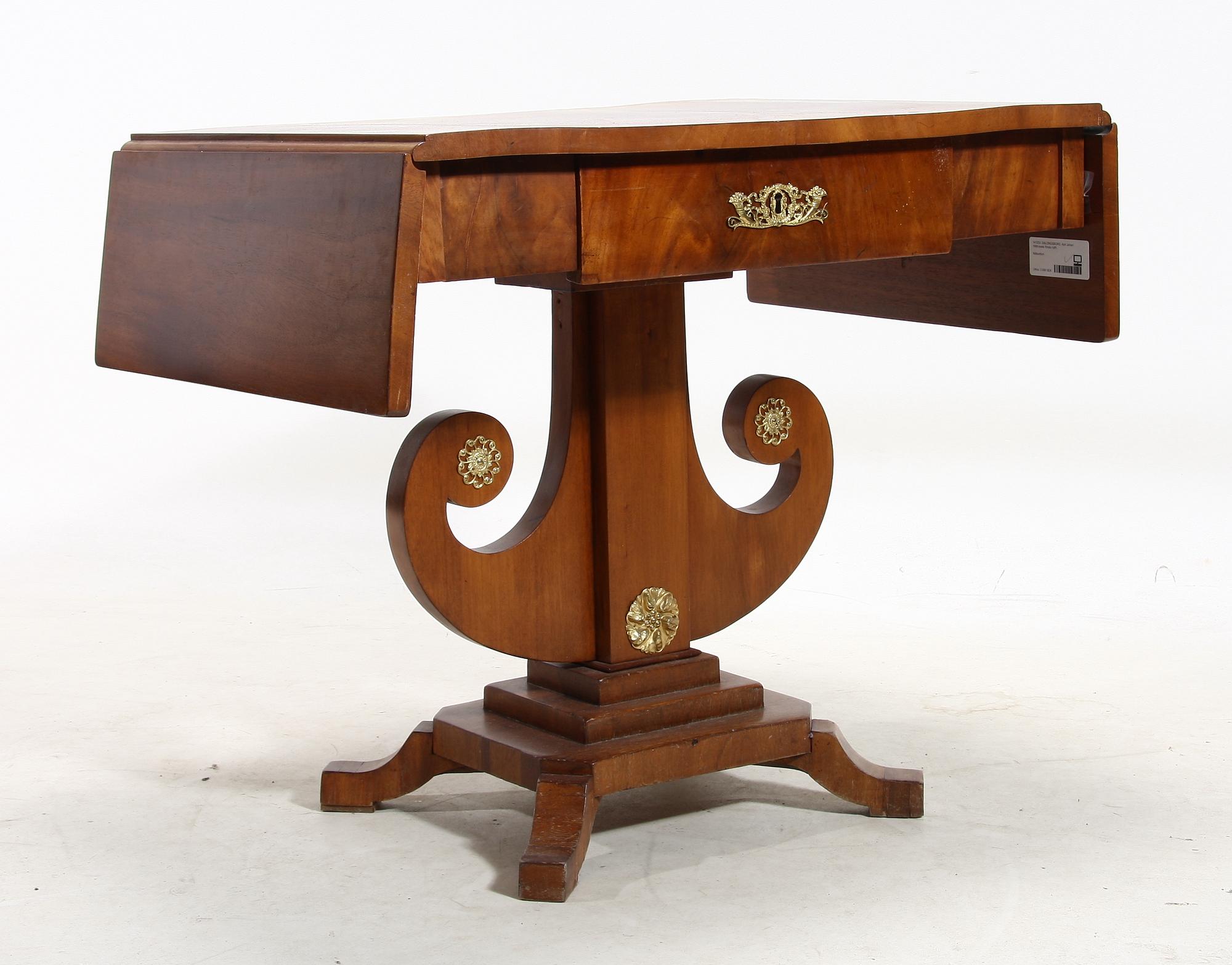 SALONGSBORD. Karl Johan, 1800-talets första hälft.