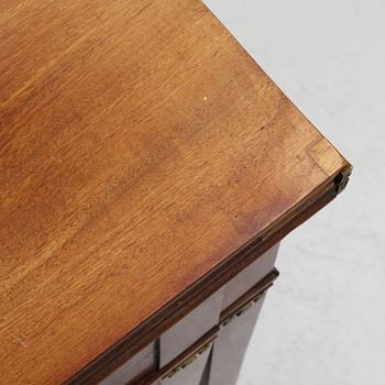 Spelbord, sengustavianskt, omkring år 1800.