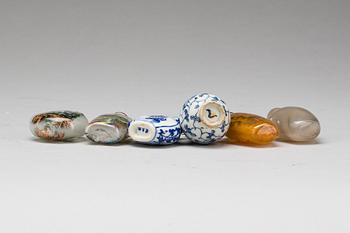 SNUSFLASKOR, 6 st, bl a glas och porslin, Kina 1900-tal.