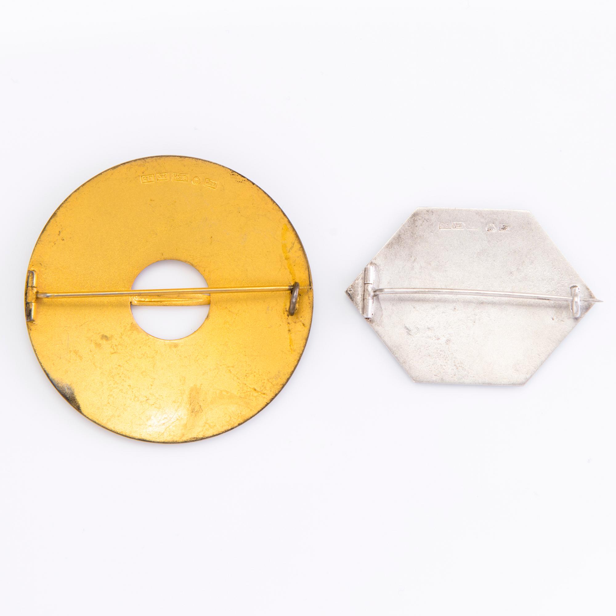 BROSCHER, 2 st, silver och emalj, Åbo, Finland 1920-tal.