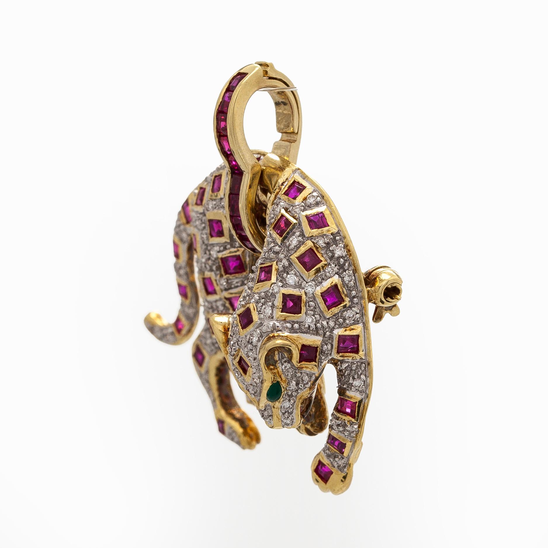 Hänge/brosch, panter, 18K guld, diamanter, rubiner och smaragder.