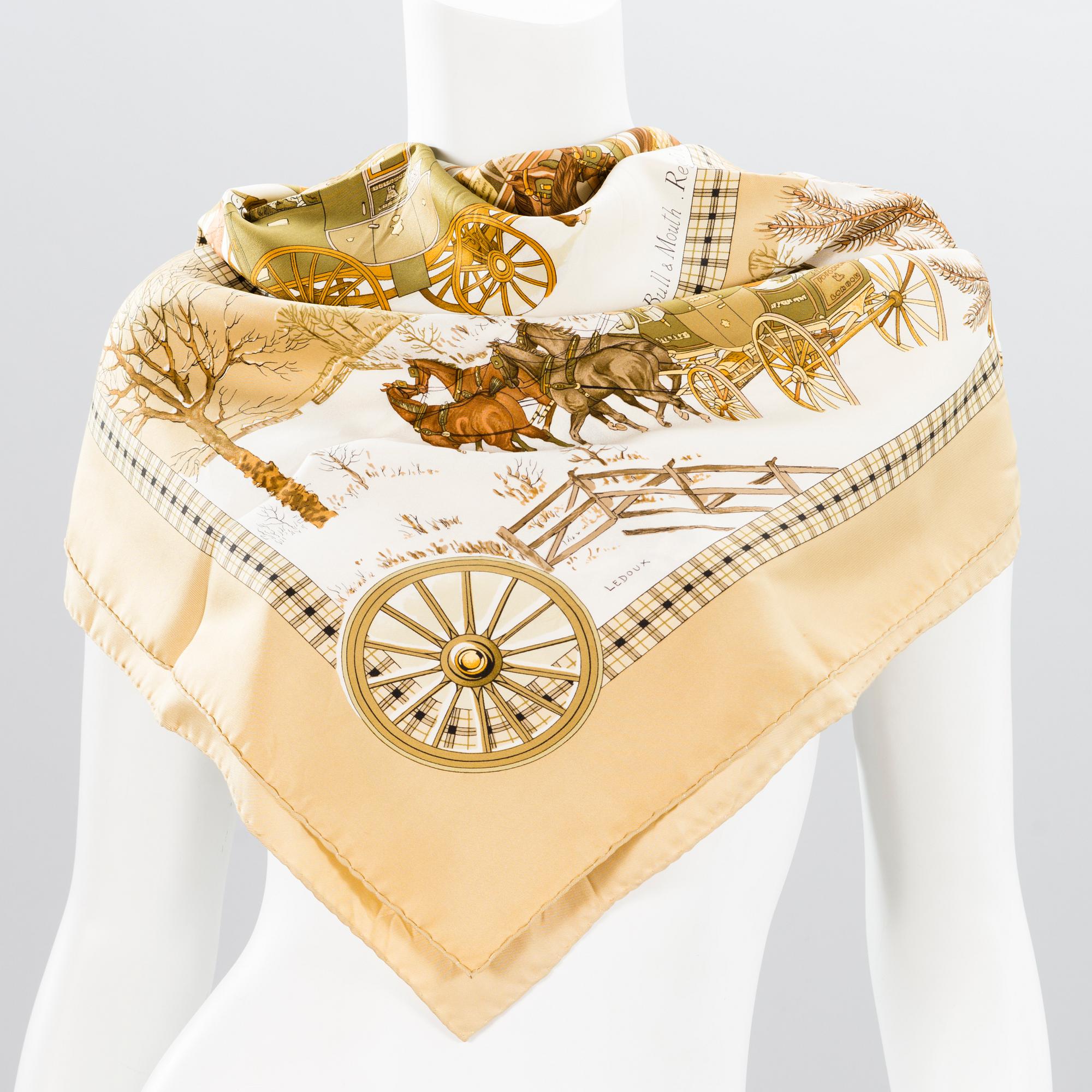 HERMÈS, SIDENSCARFAR, 2 st.