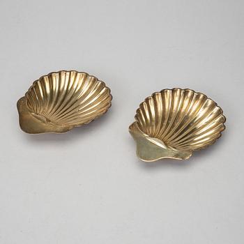 Two pairs of silver butter-shells, mark of Sheffield 1899, Birmingham 1905, & London 1914.