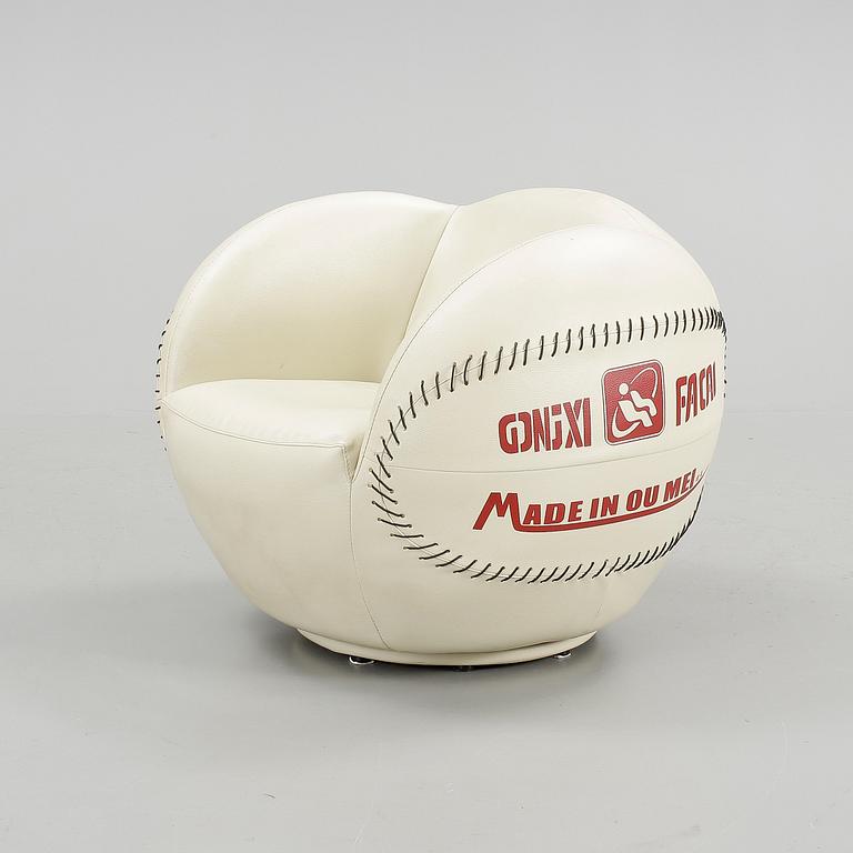 SNURRFÅTÖLJ, 1900-tal.