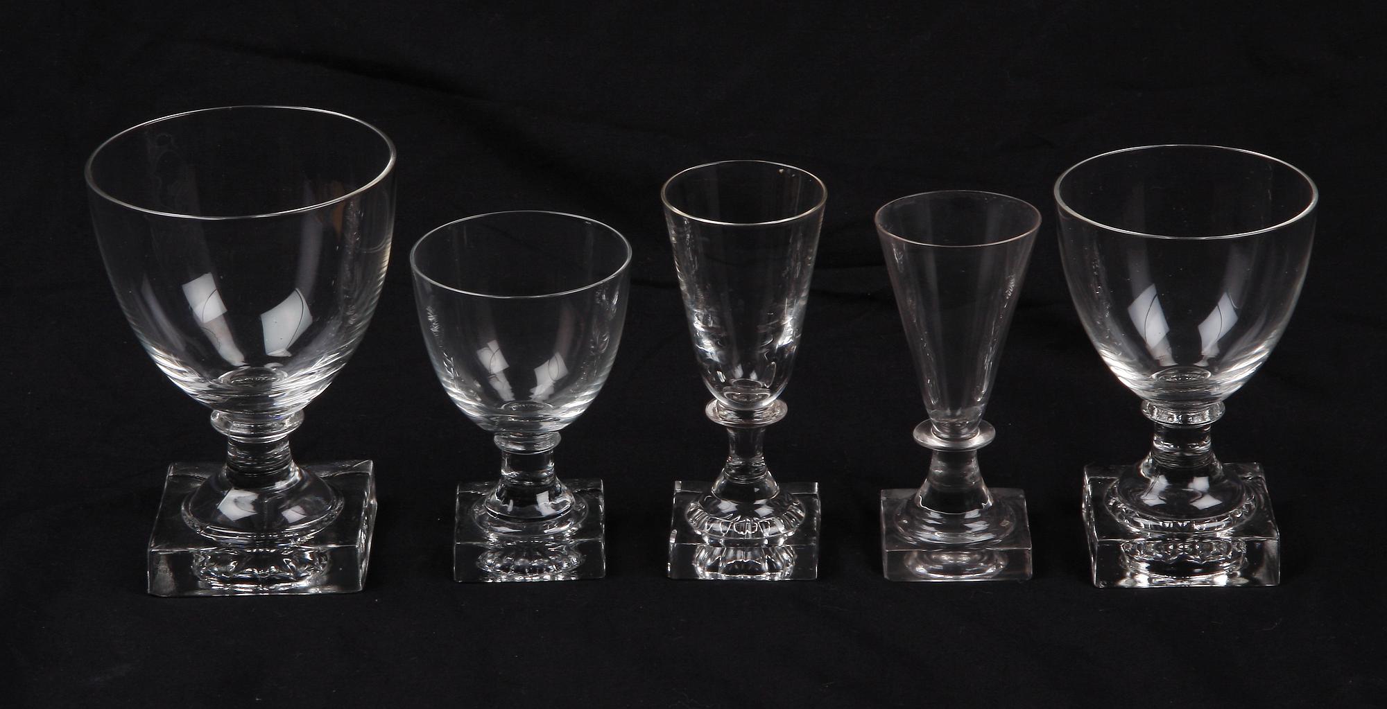 GLASSERVIS, 45 delar, empirestill. 1900-tal.