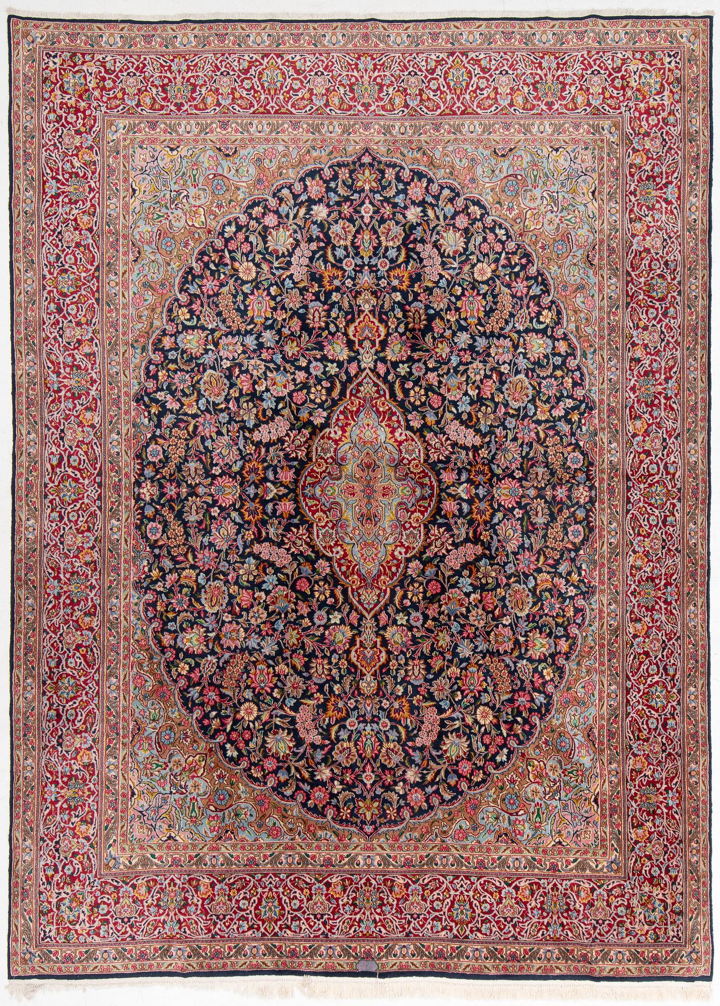 Carpet, Kirman, 410 x 300 cm.