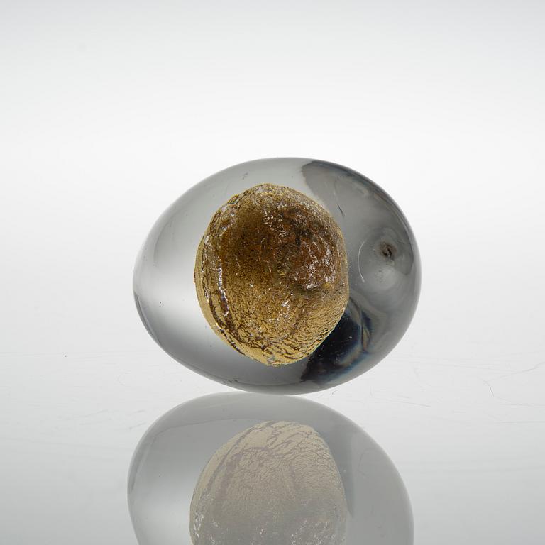 TAPIO WIRKKALA, A GLASS SCULPTURE. Glass Egg. Signed Venini, Italy. Mid 1960s.