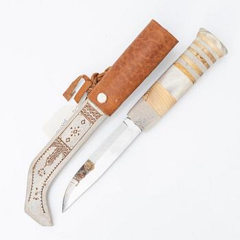 Per Henrik Simma, half-horn knife, signed.