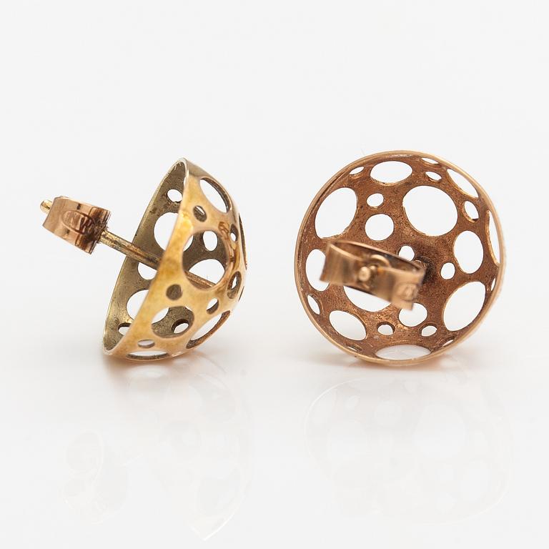 Liisa Vitali, A pair of 14K gold earrings "Leppäkerttu". Westerback, Helsinki 1975.
