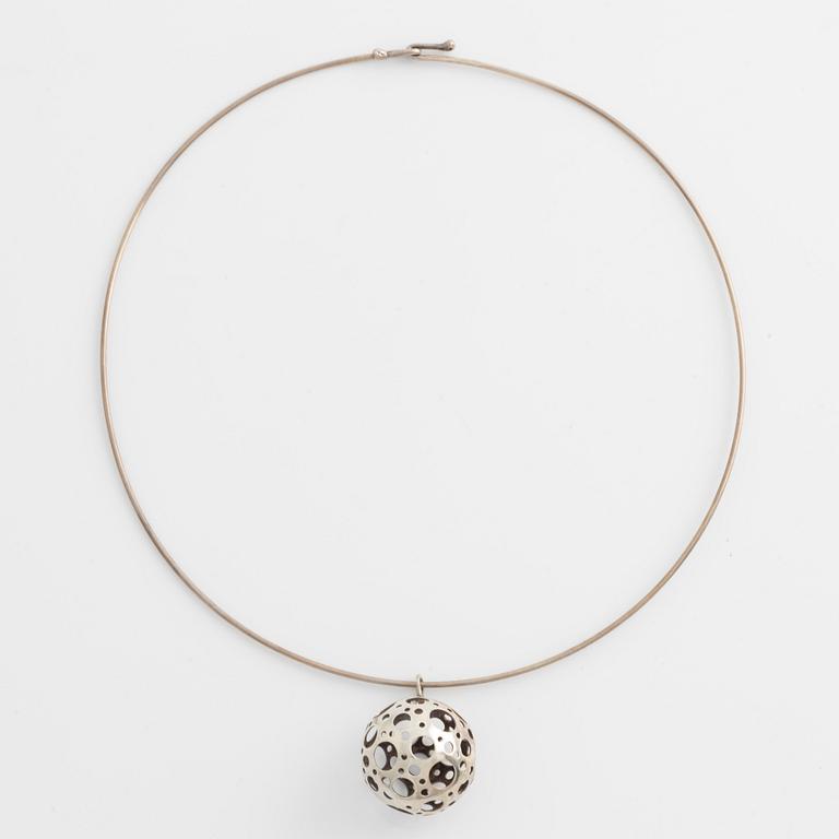 Liisa Vitali, collier och ring, silver.