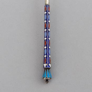 A Russian early 20th century silver and enamel spoon, mark of probably Matryena Andreyevna, Moscow 1899-1908.