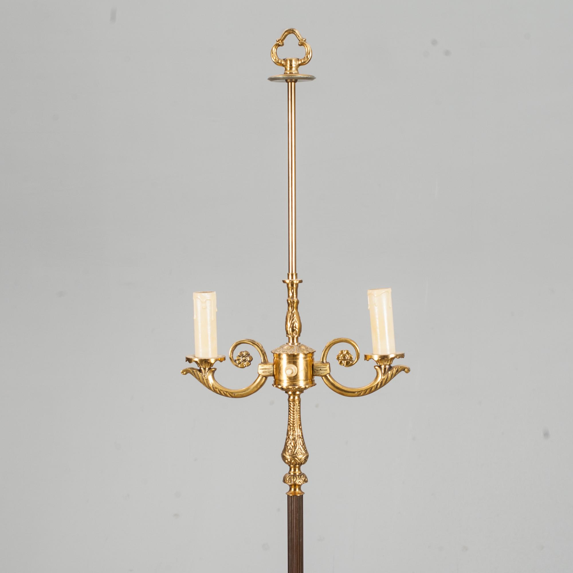 GOLVLAMPA, 1900-tal.