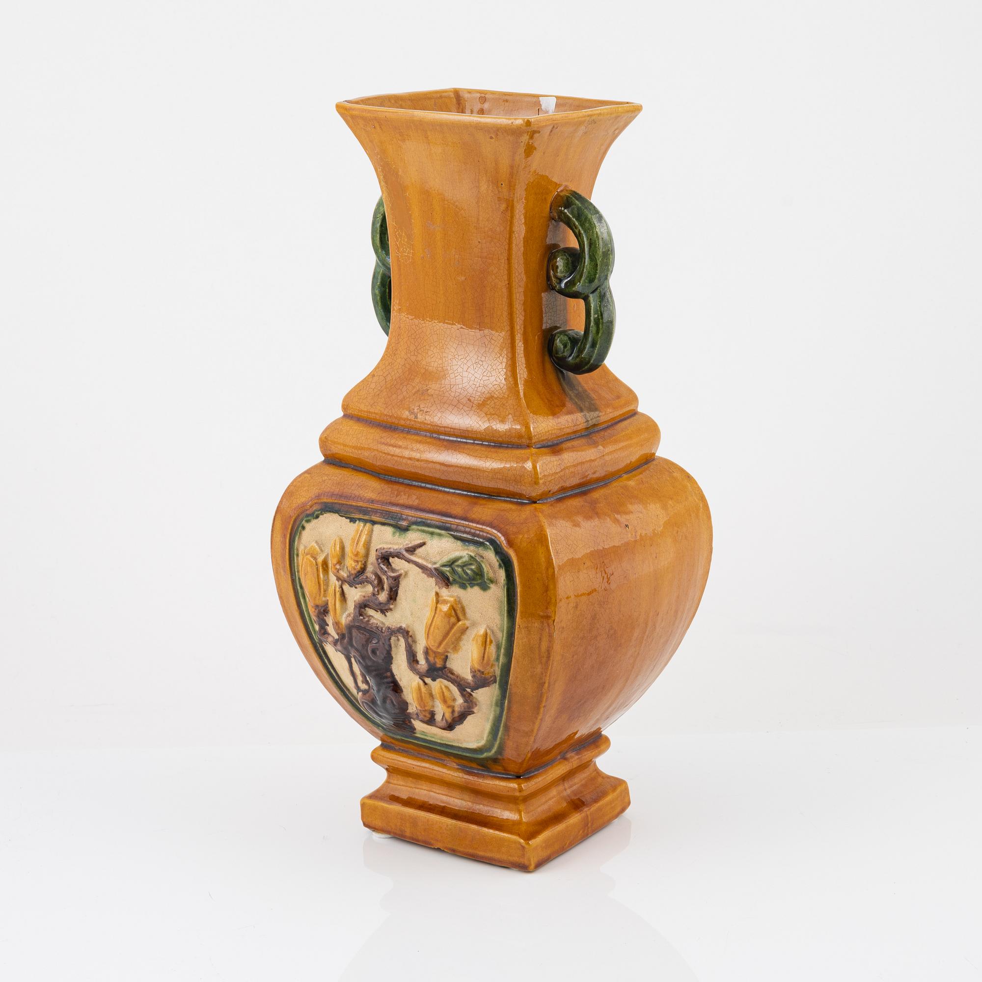 A large Chinese vase, 20th Century.