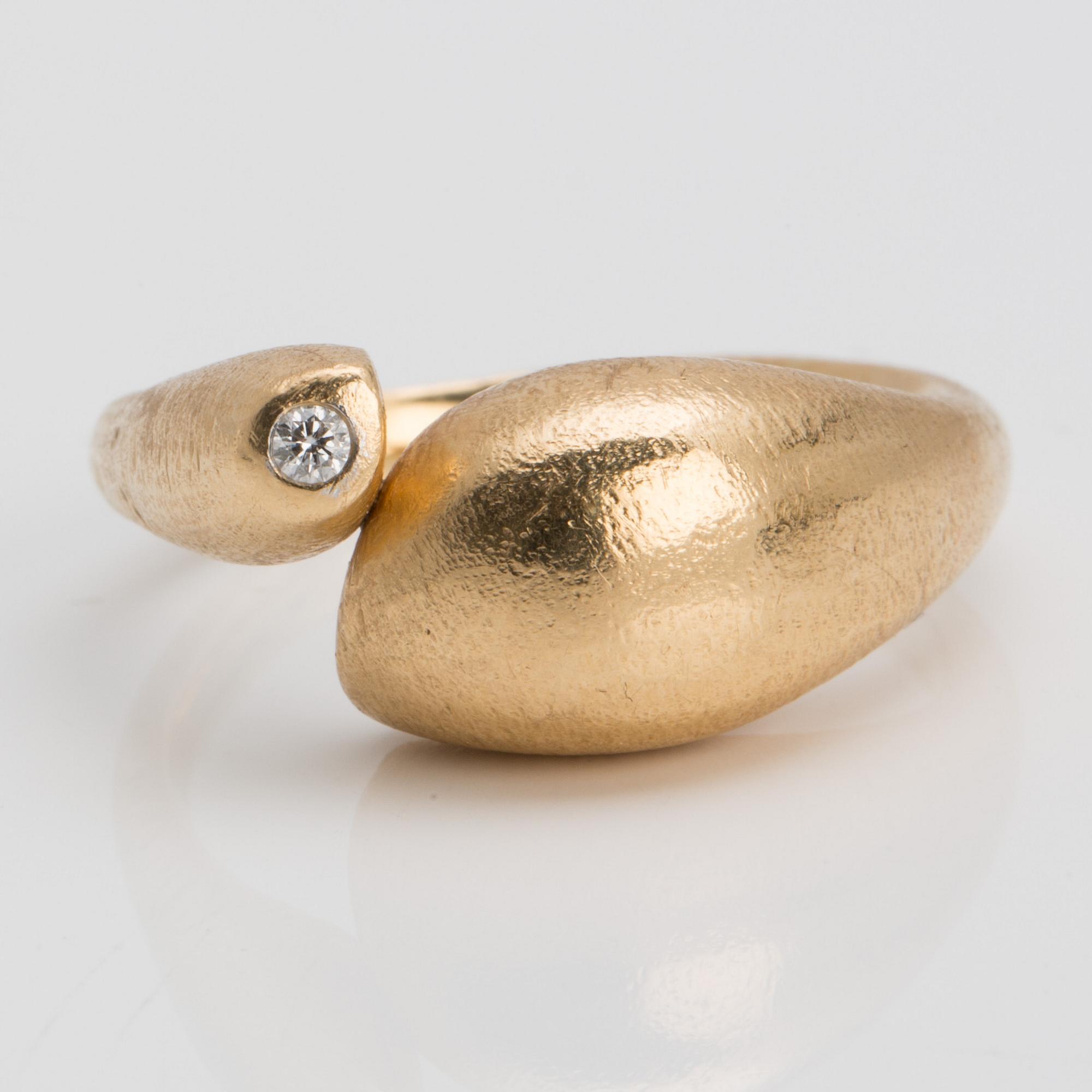 OLE LYNGGAARD COPENHAGEN, ring, 18K gold with ca 0.05 ct brilliant-cut diamond.