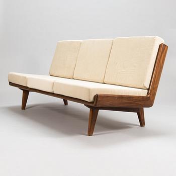 Carl Gustaf Hiort af Ornäs, a mid-20th century 'Studio' sofa for  Hiort Tuote Puunveisto Oy - Träsnideri Ab.