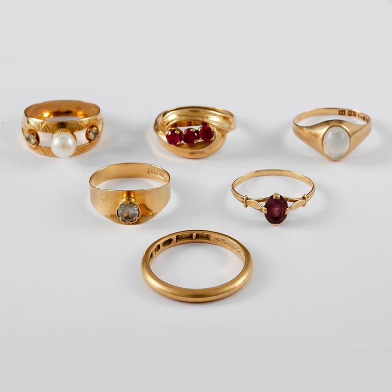 RINGAR, 6 st, guld 18K, 1900-tal. Tot ca 15 gram.