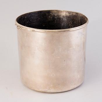 A silver plated champagne cooler bucket, around 1900.