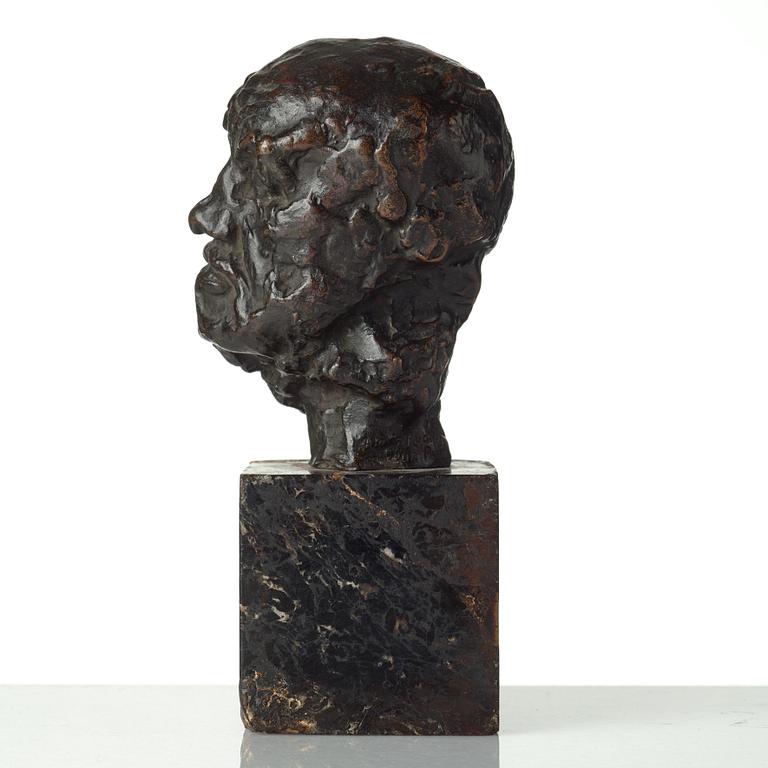 AUGUSTE RODIN, Skulptur, brons. Signerad och med gjutarstämpel. Höjd 12,5 cm (inkl. sockel 20,5 cm).