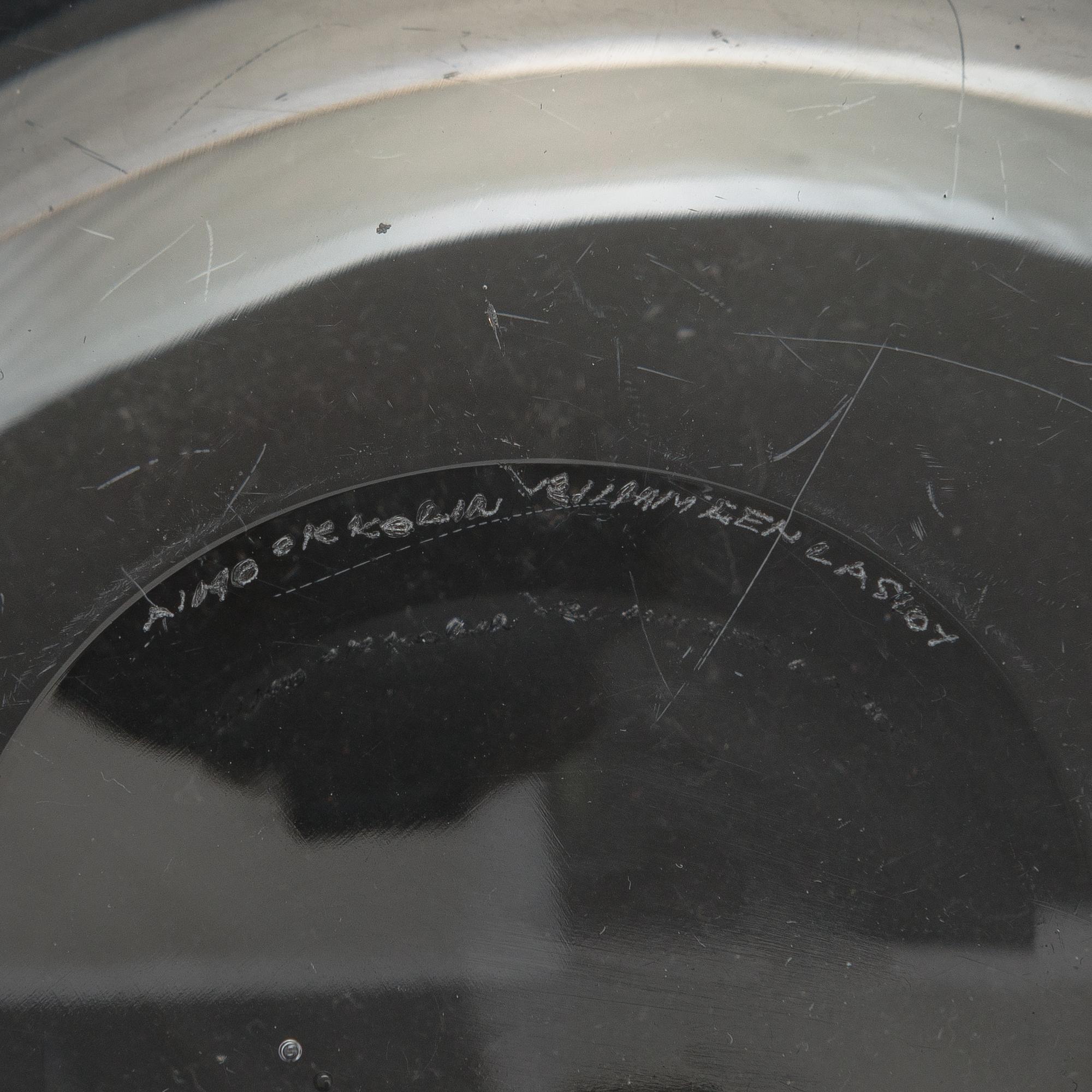 Aimo Okkolin, a late 1950s crystal dish, signed Aimo Okkolin Riihimäen Lasi.