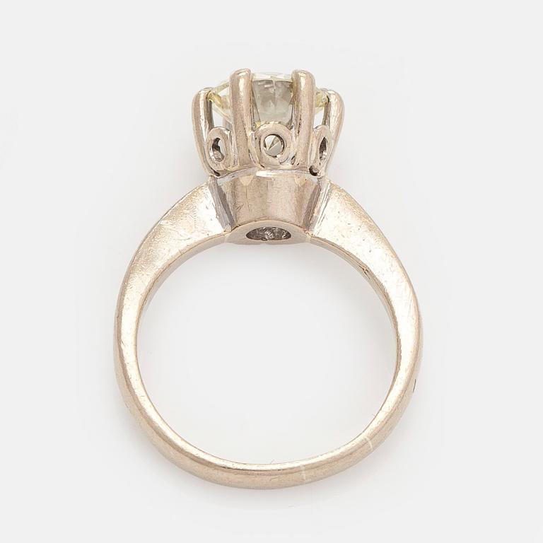 An 18K white gold ring, with a brilliant-cut diamond approximately 1.75 ct. With certificate.