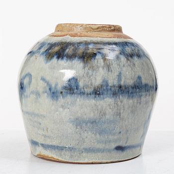Five porcelain jars, China, Qing dynasty, 19th century.