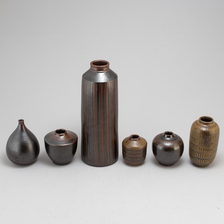 ARTHUR ANDERSSON, six stoneware vases, Wallåkra, signed. 1950s / 60s.