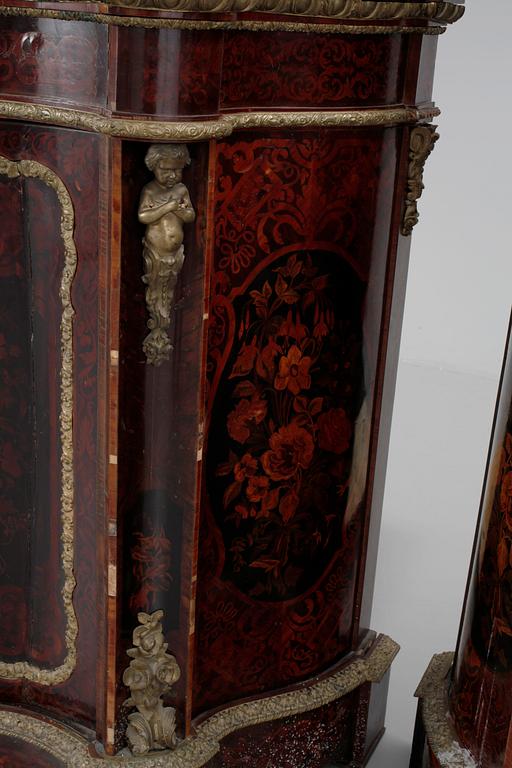 SKÄNKAR, ett par, Louis XV-stil, sent 1800-tal.