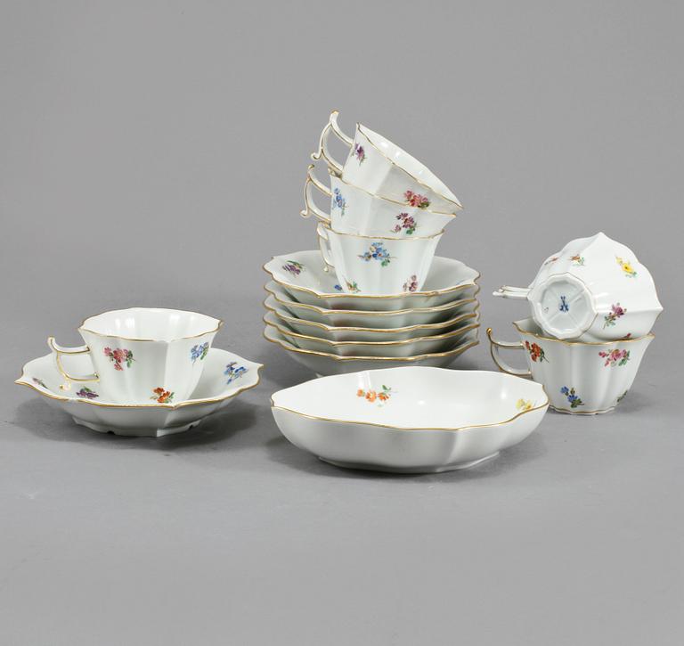 SERVISDELAR, 7 st, rokokostil, Meissen, 1900-tal.