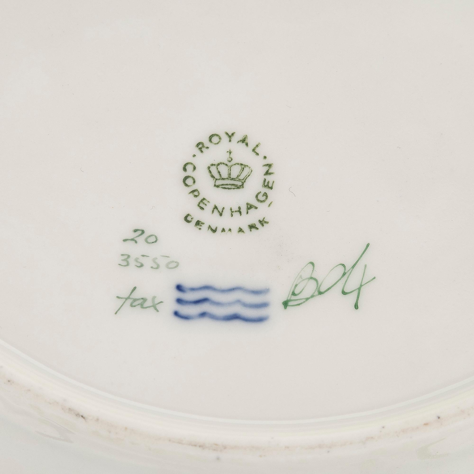 Royal Copenhagen, tallrik, porslin, "Flora Danica", Danmark, 1900-tal.