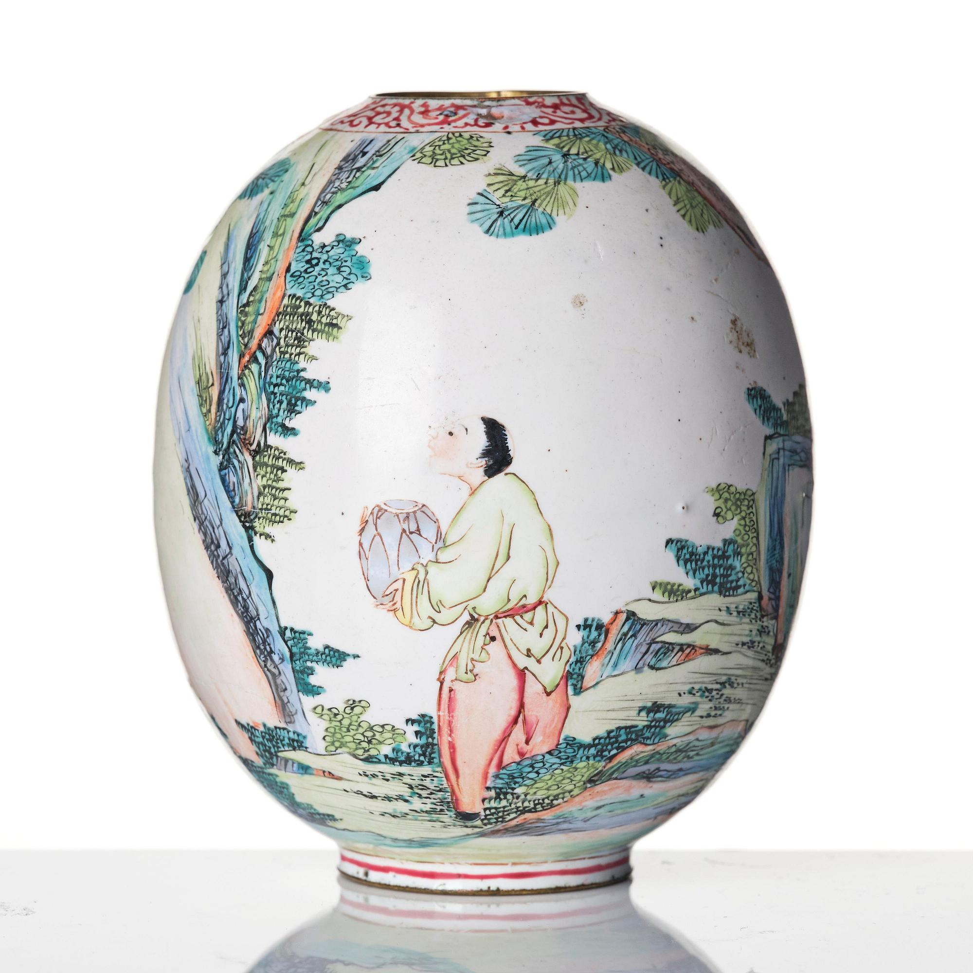 Vas, emalj på koppar. Qingdynastin, 1700-tal.