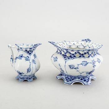 Servis 25 dlr Musselmalet Helblonde Royal Copenhagen Danmark 1900-talets senare del porslin.