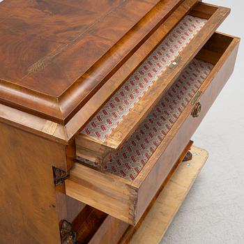 Chest of drawers, Karl Johan, first half of the 19th century.