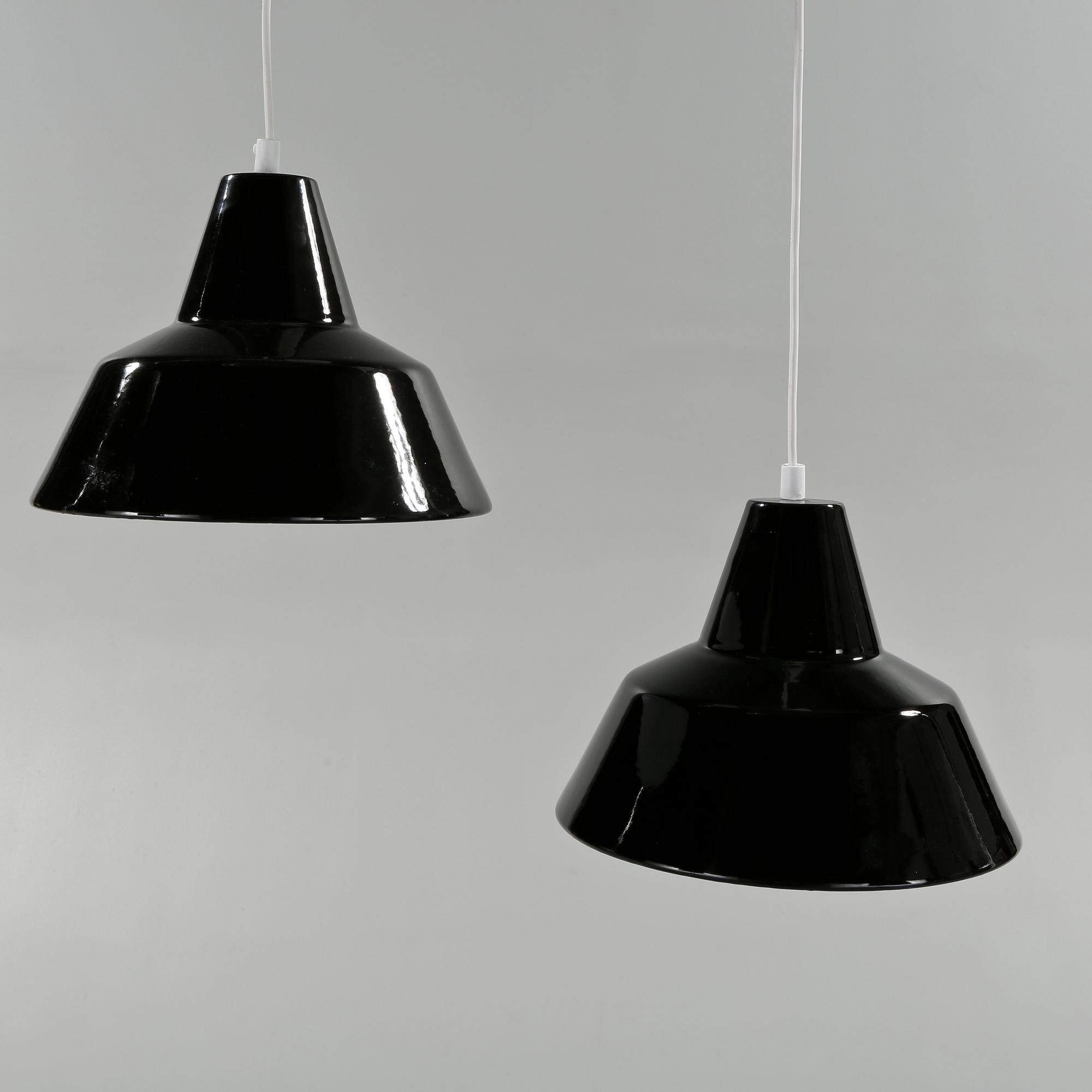 TAKLAMPOR, ett par, Vaerkstedlampa, Arne Jacobsen, Louis Poulsen, 1900-talets andra hälft. Höjd ca 22 cm.