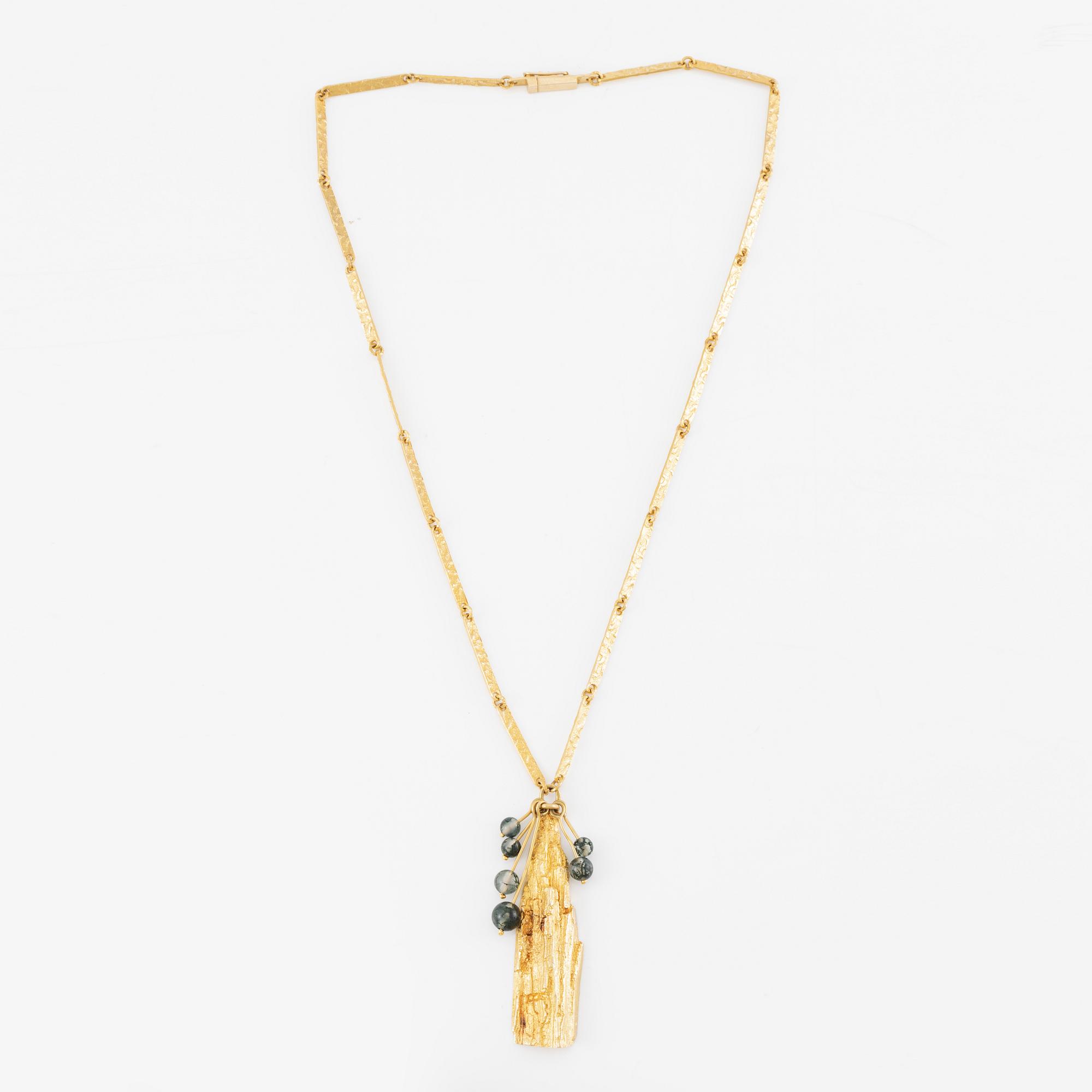 Björn Weckström, A necklace in 18K gold with agate "Kultapuu" for Lapponia, Finland.