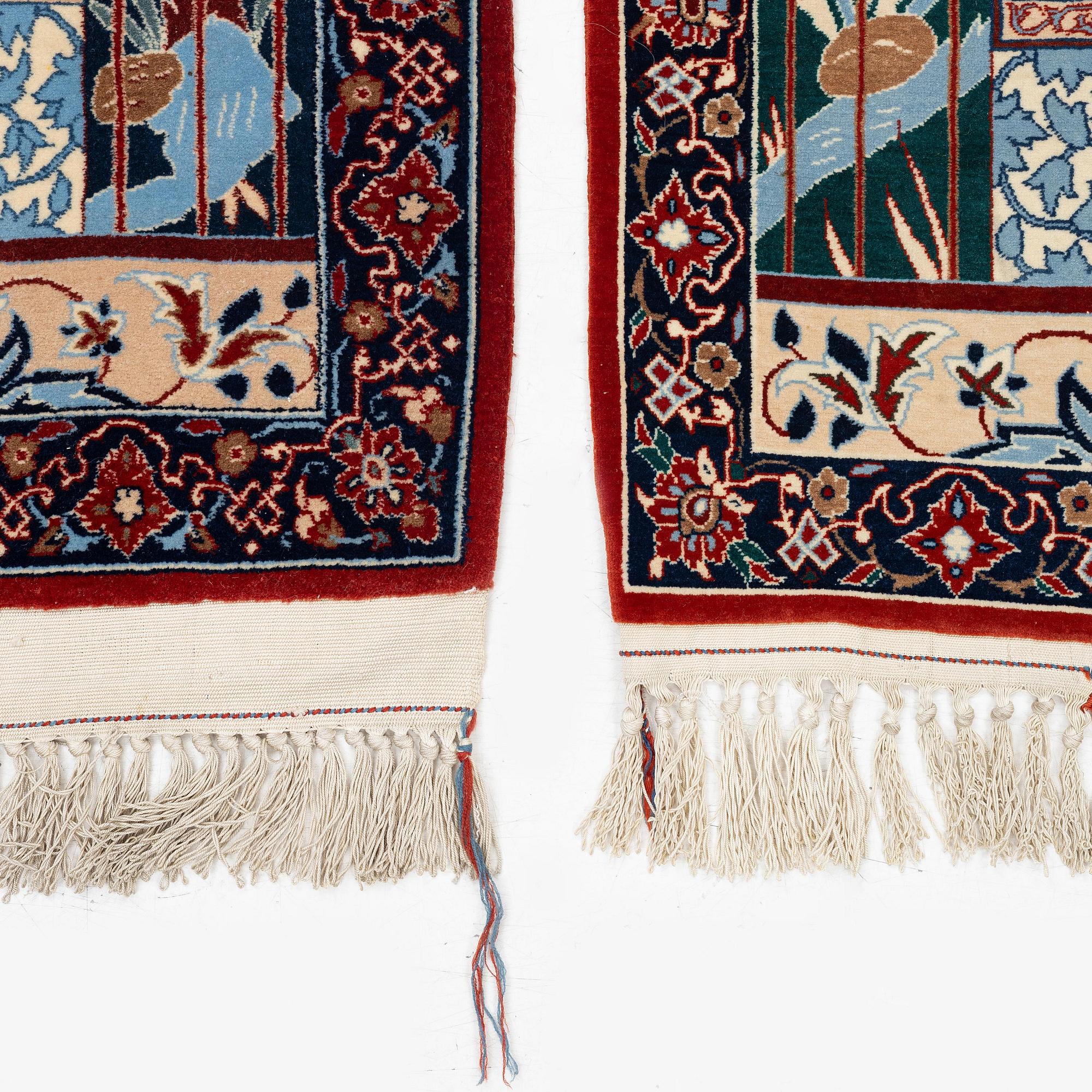 Mattor, ett par, figurala, Isfahan, centrala Persien, signerade (Mohammad) Seirafian, ca 120 x 77 resp 114 x 74 cm.