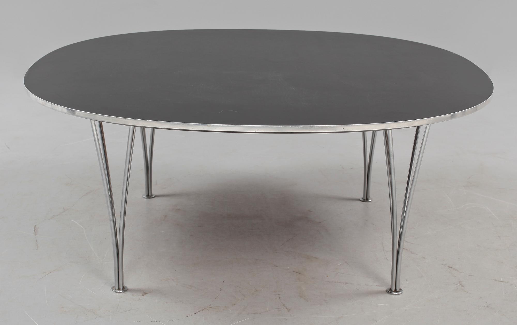 SOFFBORD, "Supercirkel", Bruno Mathsson & Piet Hein, Fritz Hansen. 1900-talets andra hälft.