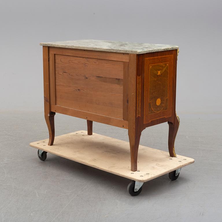 BYRÅ, gustaviansk stil, 1900-talets första kvartal.