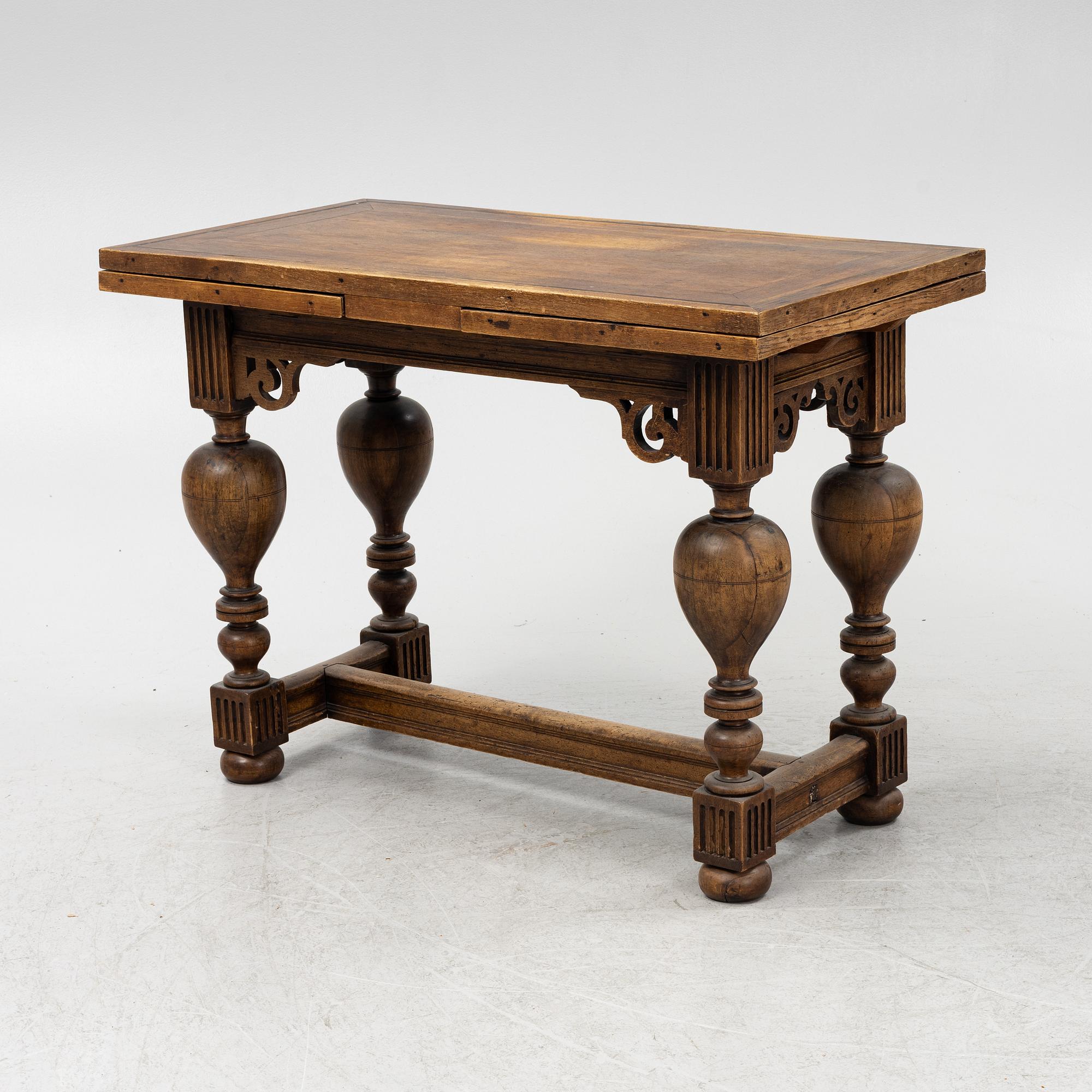 A Baroque table, 18th Century.