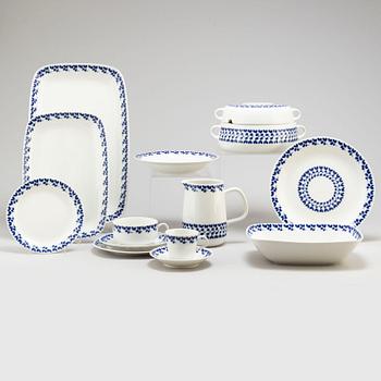 CARL-HARRY STÅLHANE, a 55 piece mid 20th century 'Swedish Blue' porcelain service.