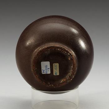 A Henan black glazed vase, Song dynasty (960-1279).